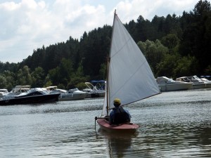 Hafenausfahrt bei leichtem Wind